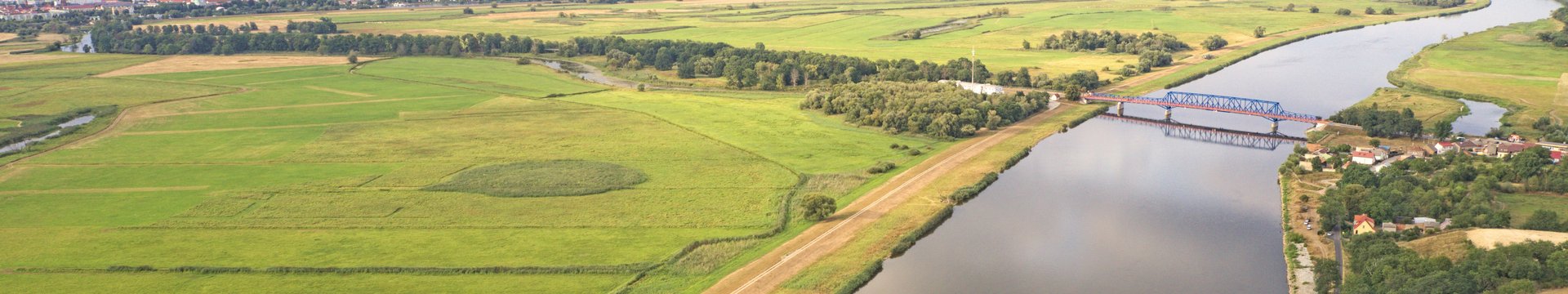 Luftbilder des Flusses Oder in der Uckermark mit Brücke